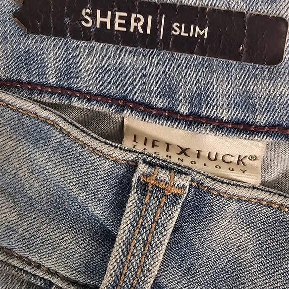 NYDJ Light Wash Jeans Sheri Slim - Picture 3 of 7